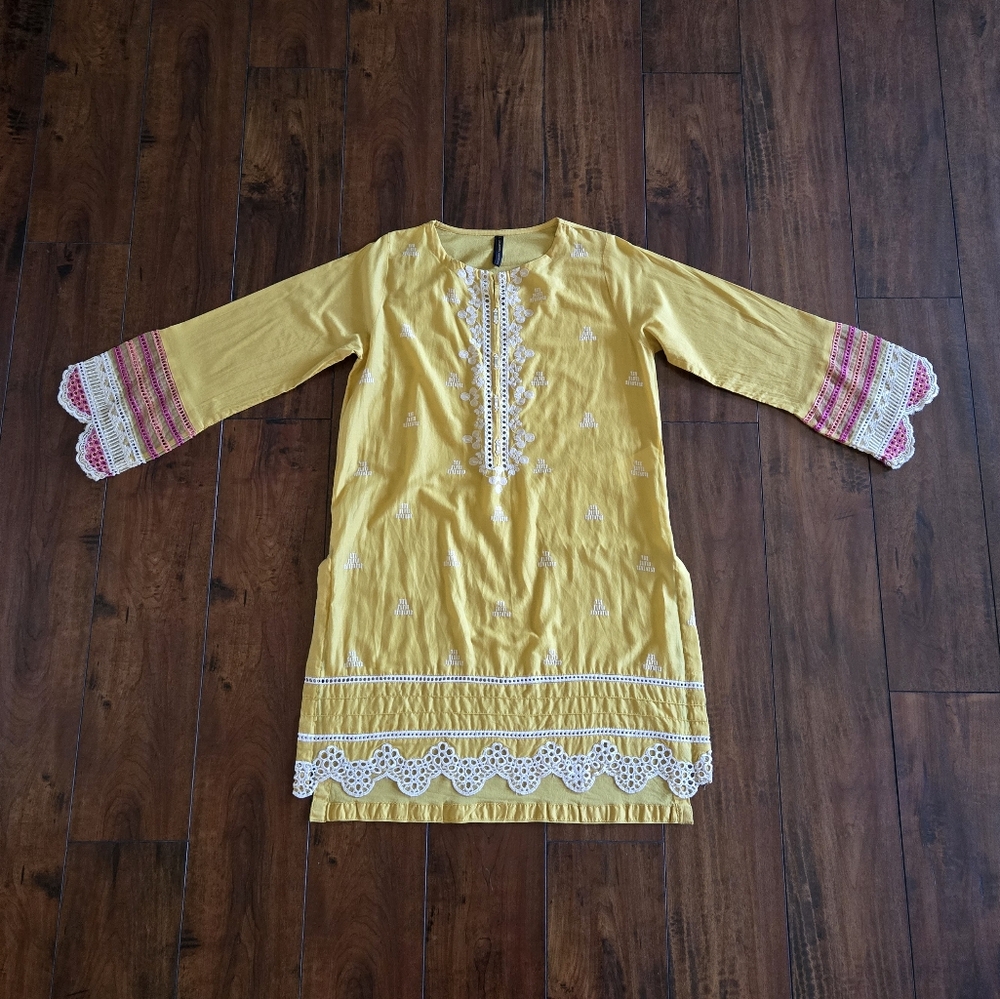 Embroidered Yellow Kurti Shirt 100% Cotton Crew-neck Size Large